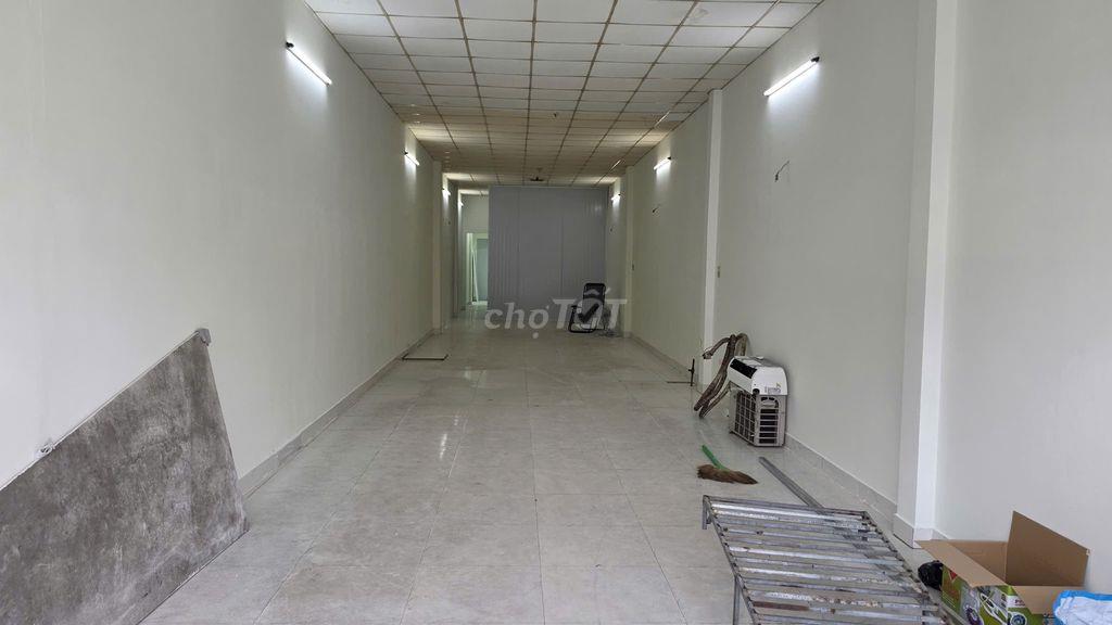 HOT - Nhà mặt tiền Phan Văn Hớn 4.25x40, gần ngã 3 Nguyễn Thị Thử HMon