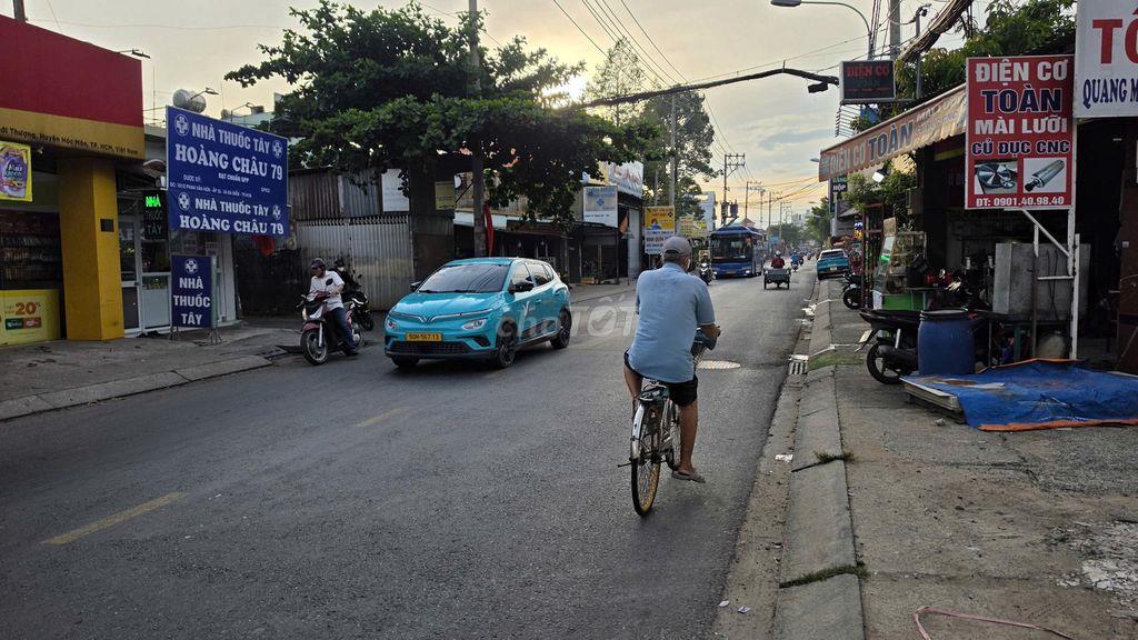 HOT - Nhà mặt tiền Phan Văn Hớn 4.25x40, gần ngã 3 Nguyễn Thị Thử HMon