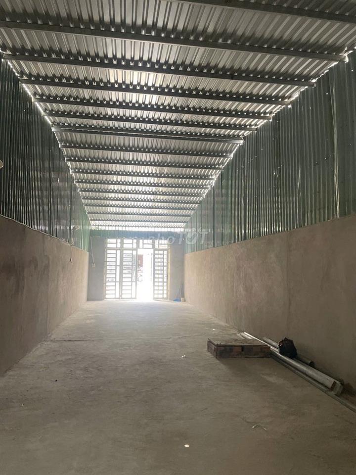 Bán gấp nhà kho DT 5x30, mặt tiền Nguyển Thị Điệp, xã Đông Thạnh H-Mon