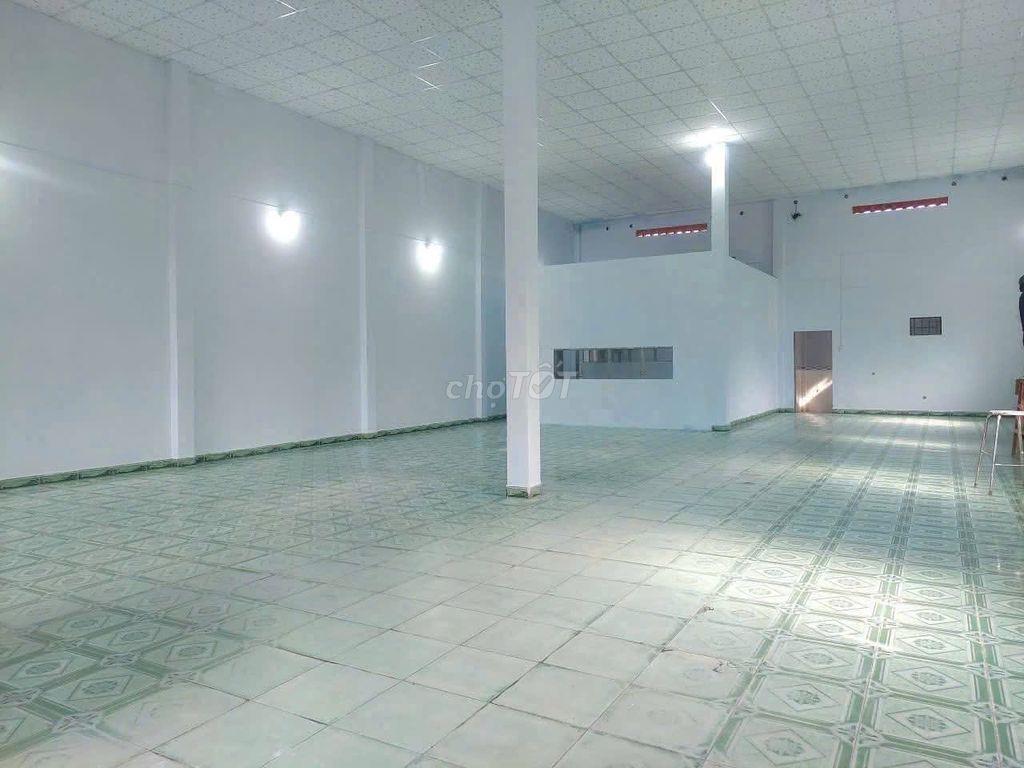 Xưởng bán DT 10x25, mặt tiền Thới Thới Thôn 15 gần sân banh Thới Tứ