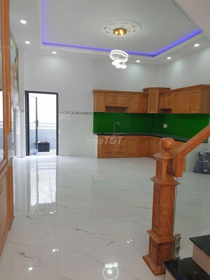 Nhà phố xinh 5x17, 3 lầu, gần trường THPT Bà Điểm, chợ đầu mối Hóc Môn