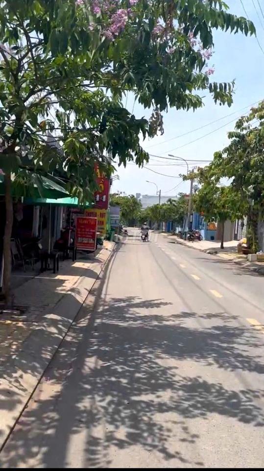 Bán gấp nhà xưởng 10x35, gần chợ Thới Tứ, đường xe tải lớn 12m thông