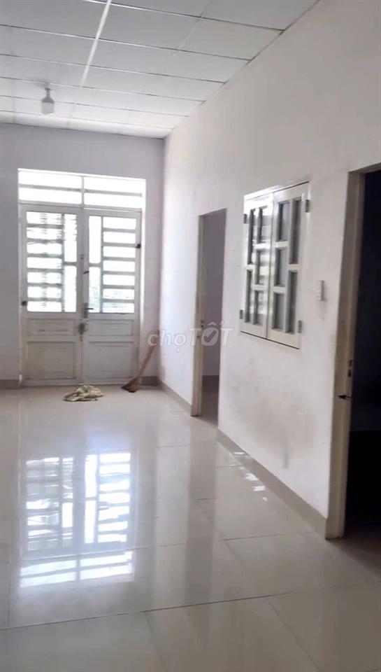 Bán gấp nhà xưởng 10x35, gần chợ Thới Tứ, đường xe tải lớn 12m thông