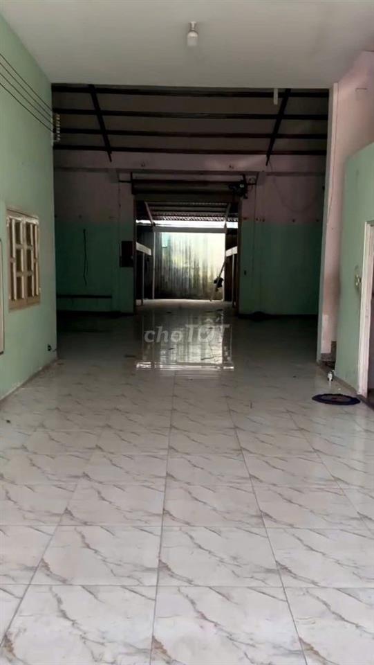 Bán gấp nhà xưởng 10x35, gần chợ Thới Tứ, đường xe tải lớn 12m thông