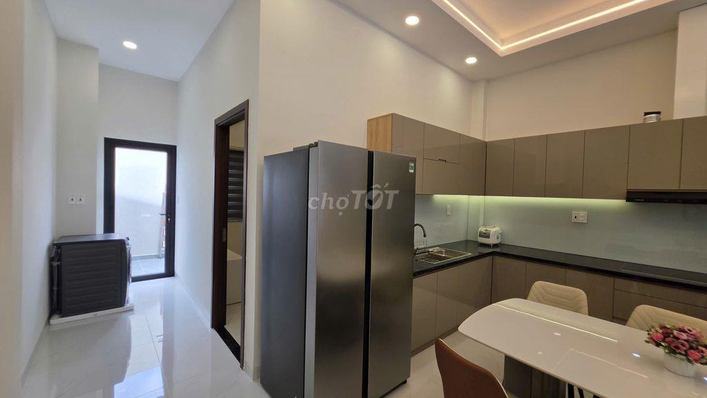 Nhà phố xinh 5x20 (4pn + sân xehoi) đường thông 6m gần Cv sinh thái HM