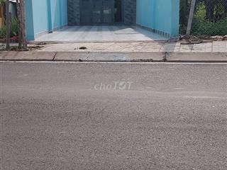 Bán gấp nhà DT 4x28, mặt tiền Huỳnh Thị Mài, gần trường Đỗ Văn Dậy HM