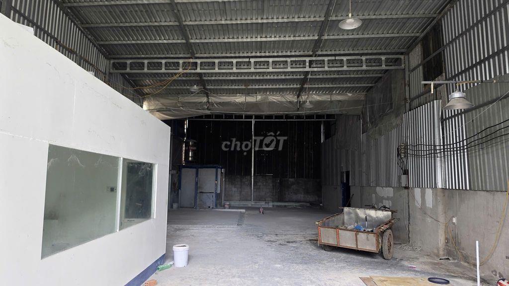 Cho thuê kho DT 400m2, đường xe tải, gần chợ Xuân Thới Sơn, Hóc Môn