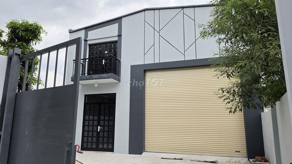 HOT- Bán Xưởng mới DT 500m2, đường xe tải, gần ngã 4 Hóc Môn - QL22