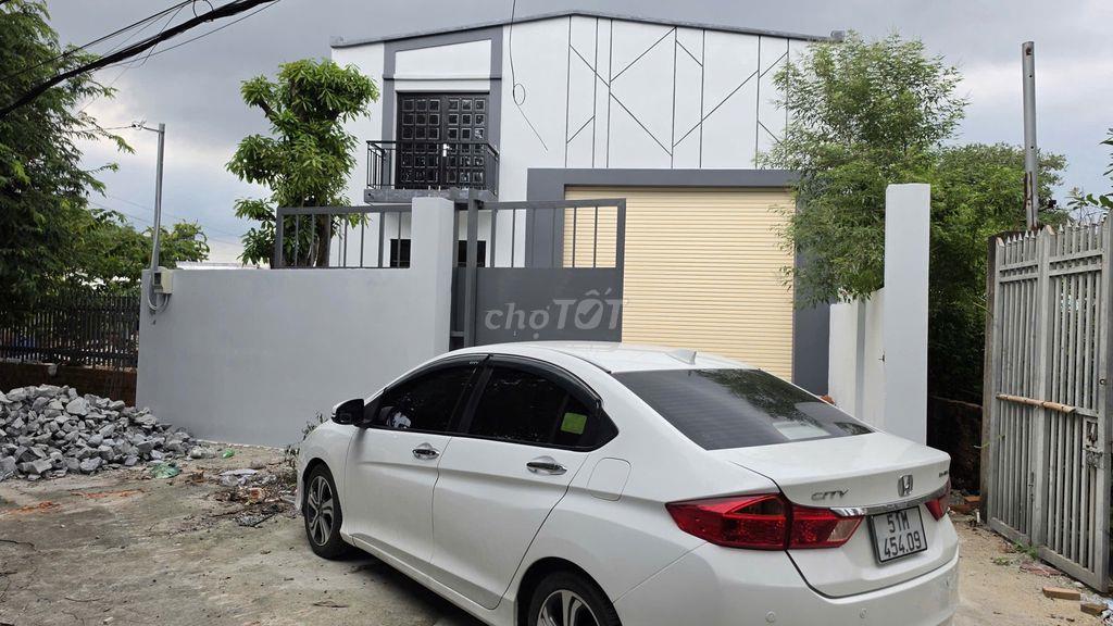HOT- Bán Xưởng mới DT 500m2, đường xe tải, gần ngã 4 Hóc Môn - QL22