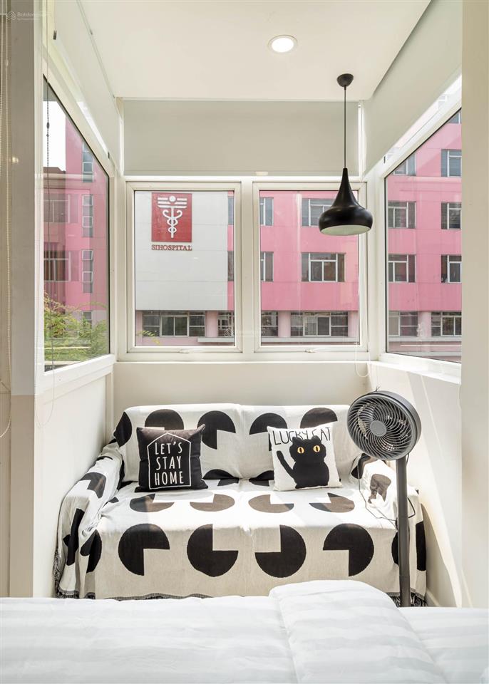 Cho thuê studio ban công 30m2 ngay tôn thất tùngđối diện bệnh viện qt sài gòn