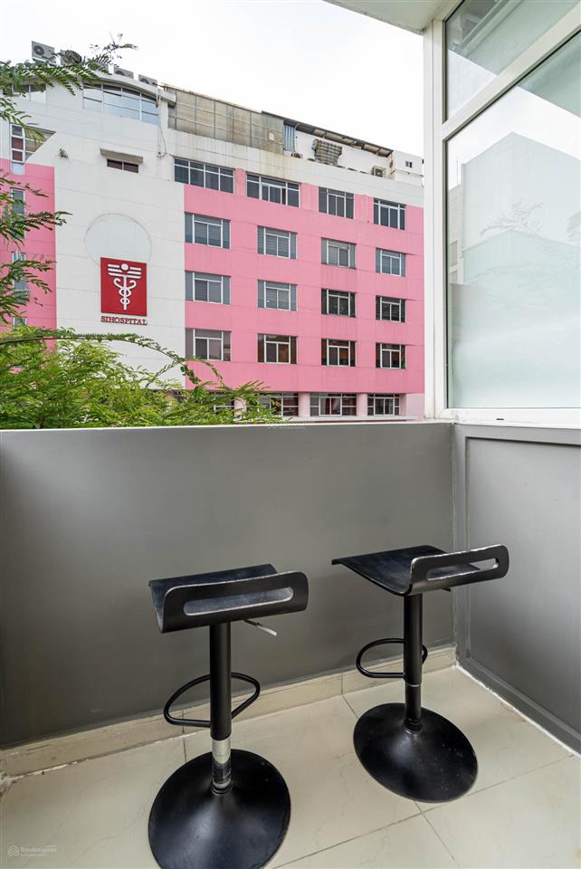 Cho thuê studio ban công 30m2 ngay tôn thất tùngđối diện bệnh viện qt sài gòn