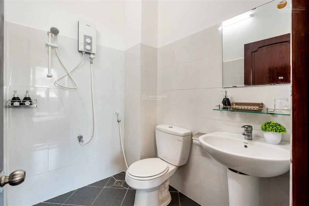 Cho thuê studio ban công 35m2ngay ngã sáu phù đổngq1