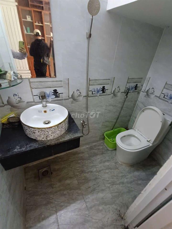 ✅NHÀ MỚI ĐẸP GIÁ RẺ 1TRÊT 3 LẦU SÂN PHƠI CÓ GIẾNG TRỜI 