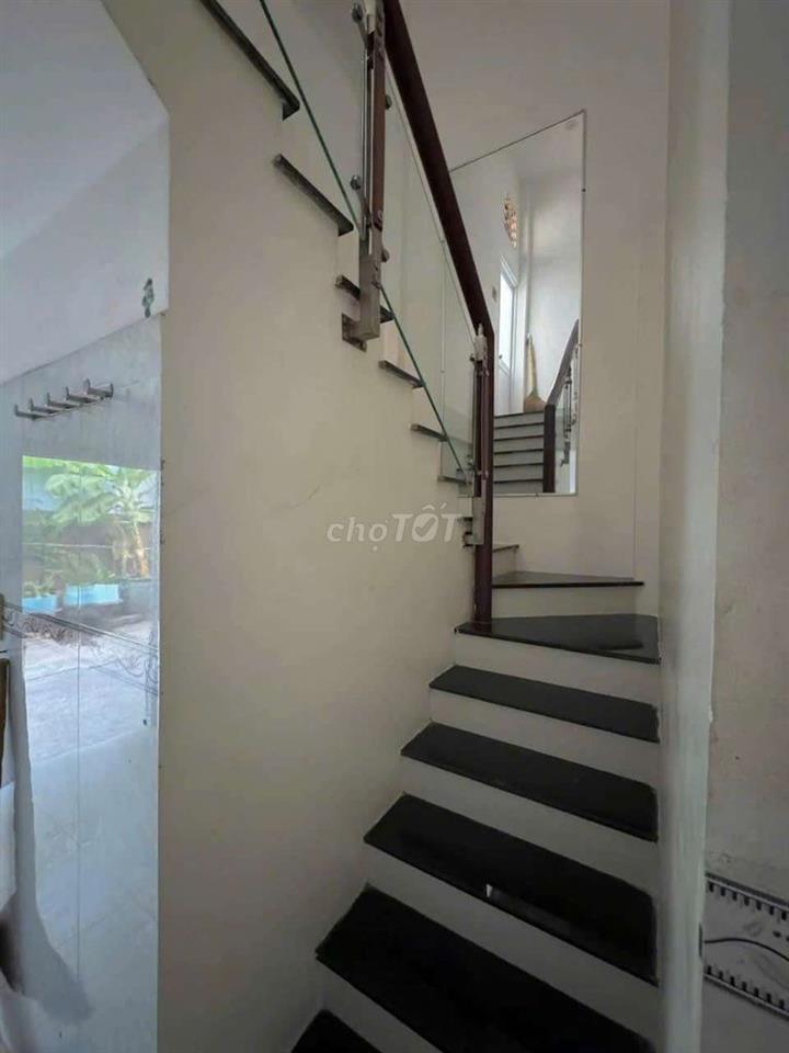 NHÀ ĐẸP GIÁ LẦU 2 PN  2WC HẺM XE HƠI LÊ ĐÌNH CẨN 