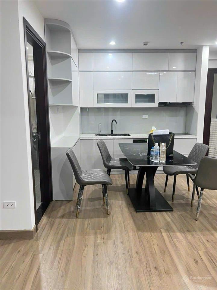 Cho thuê căn hộ thương mại toà chung cư royal park sẵn căn 2pn, sạch sẽ an ninh đảm bảo