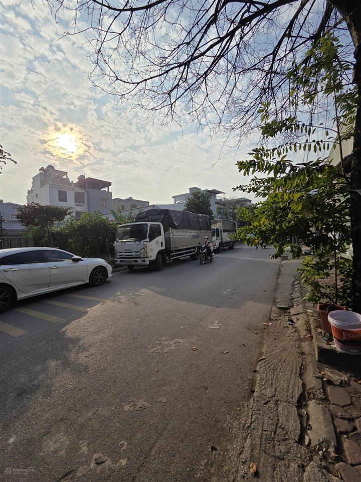 Chính chủ bán nhà mặt phố chính trung (khu 31ha)