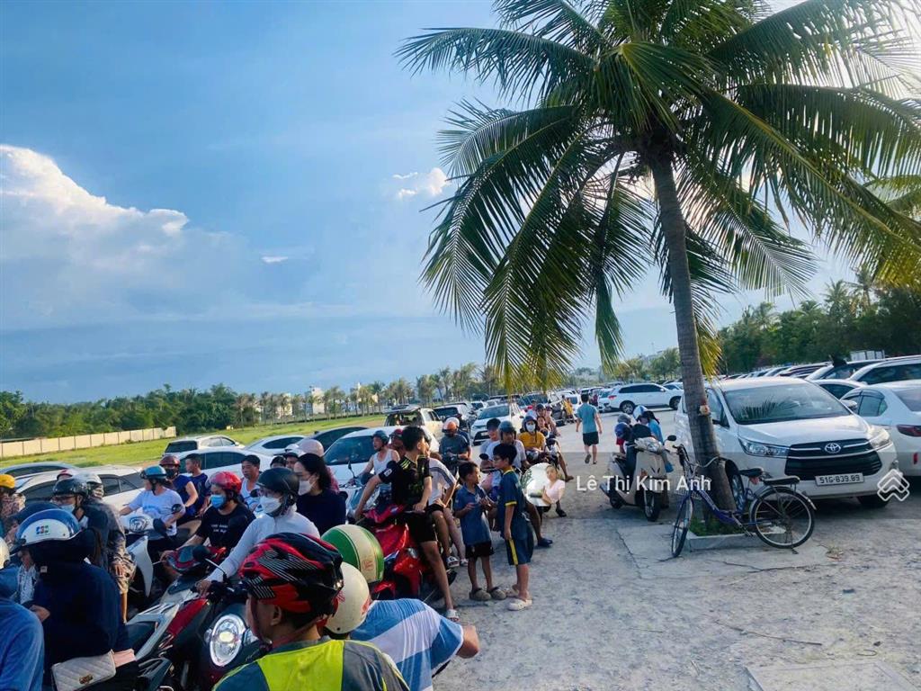 Cần bán nhanh lô đất đường đặng đoàn bằng cách trường sa chỉ 40m đối diện resort hyat 0905 787 ***