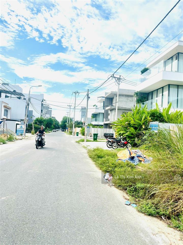 Cần bán lô đẹp đường 7.5m nguyễn xiển  khu phố sơn thủy vị trí sạch đẹp sát trần quốc hoàn
