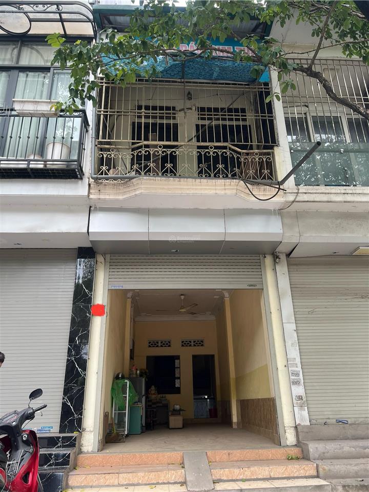 Cho thuê nhà mặt phố 384 đường bưởi 34m2, 2 tầng ô tô đỗ ngày đêm