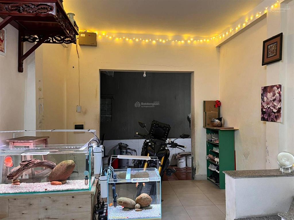 Giá đầu tư, 40m2, tặng nhà 2 tầng, 2 pn, giá hơn 6 tỷ. mua ở hay lướt đều ổn, cam kết không qh