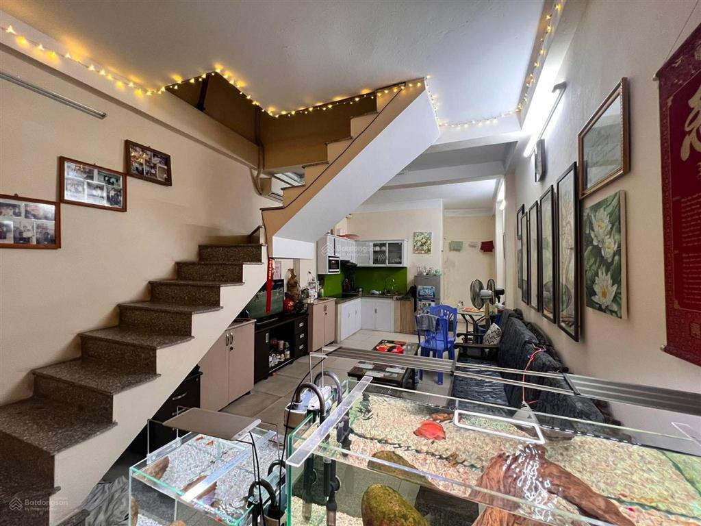 Giá đầu tư, 40m2, tặng nhà 2 tầng, 2 pn, giá hơn 6 tỷ. mua ở hay lướt đều ổn, cam kết không qh