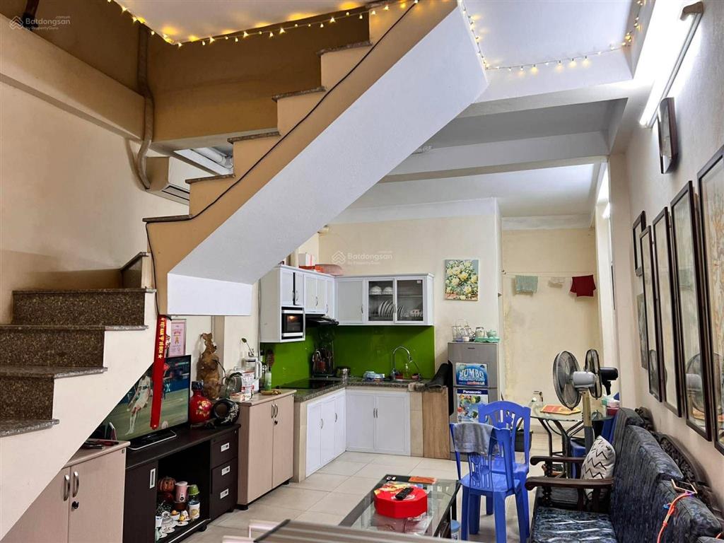 Giá đầu tư, 40m2, tặng nhà 2 tầng, 2 pn, giá hơn 6 tỷ. mua ở hay lướt đều ổn, cam kết không qh