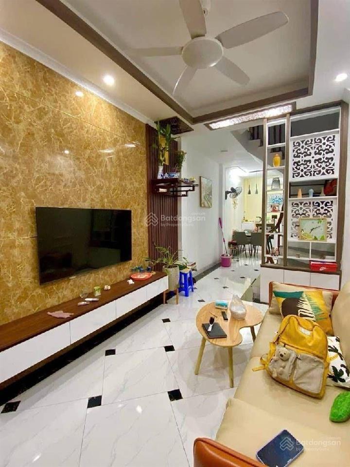 Hiếm  nhà cổ nhuế 32m2, mt 4m, full nội thất, nhỉnh 7 tỷ