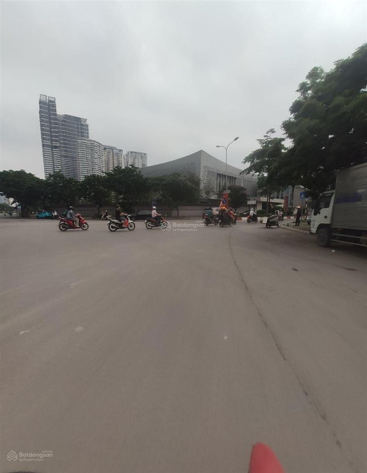 Nhà xuân đỉnh gần ngoại giao đoàn 56,8m², mt 4,2m ô tô đỗ cửa, 13,6 tỷ