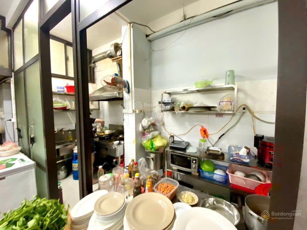 Cho thuê, nhượng 130m2 xmt 6m phố nguyễn phong sắc