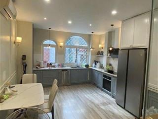 Thuê nhà nguyên căn 70m x 5t, đào tấn, gần ô tô, nhỉnh 20 triệu