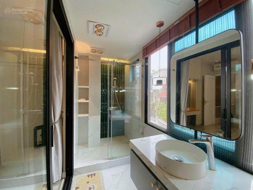 Thuê nhà nguyên căn 70m x 5t, đào tấn, gần ô tô, nhỉnh 20 triệu