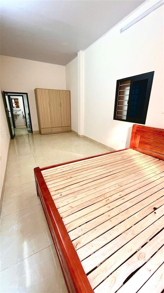 Cho thuê nhà 35m x 2 tầng, lạc long quân, ô tô, kinh doanh, giá tốt