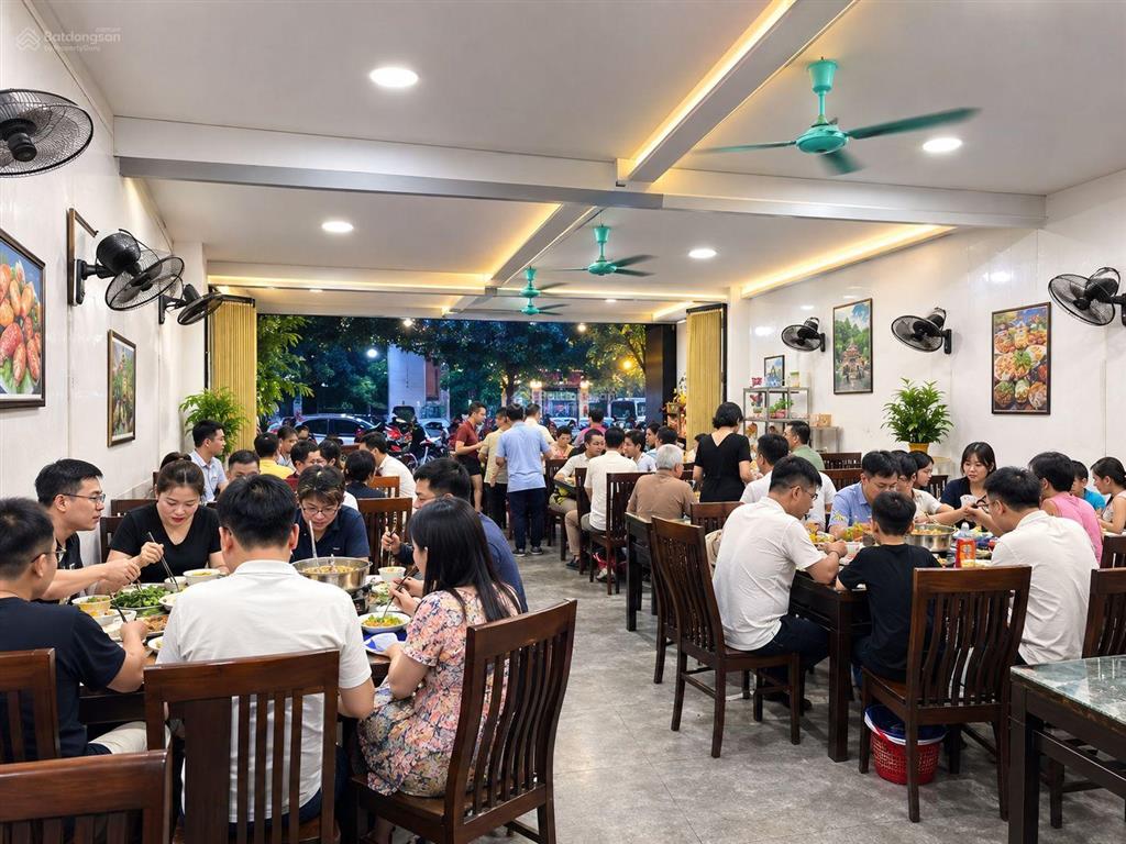 Sang nhượng quán 130m2x1 tầng, nguyễn phong sắc, ưu đãi sốc