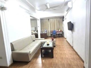 Căn tập thể láng hạ 110m2, 3 ngủ full đồ, ô tô, giá đẹp