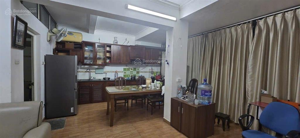 Căn tập thể láng hạ 110m2, 3 ngủ full đồ, ô tô, giá đẹp