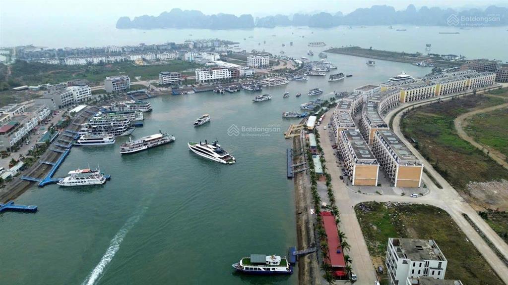 Bán lô góc đắc địa trục đường đôi cảng tàu khách quốc tế tuần châu