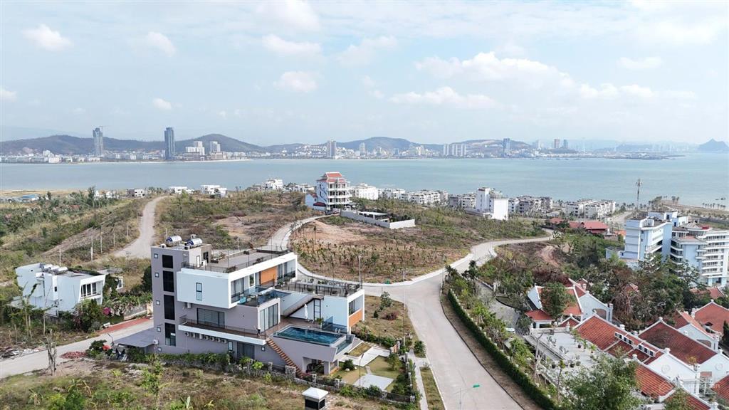 Bán ô đất góc biệt thự đồi vị trí đắc địa nhất tuần châu có 102