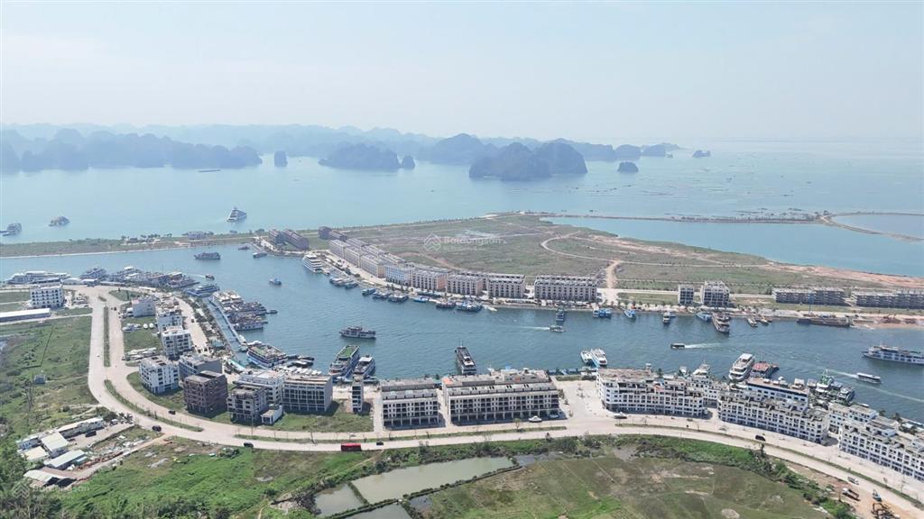 Bán nền shophouse tại tuần châu marina hạ long 108m2, mặt tiền 6.5m giá công khai 4 tỷ