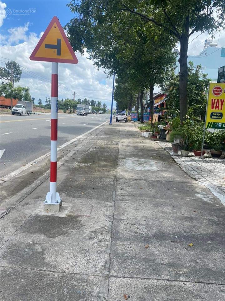 Bán căn nhà mặt tiền đường d27 đối diện dự án green city đang cho thuê 8tr/tháng giá 7,5tỷ