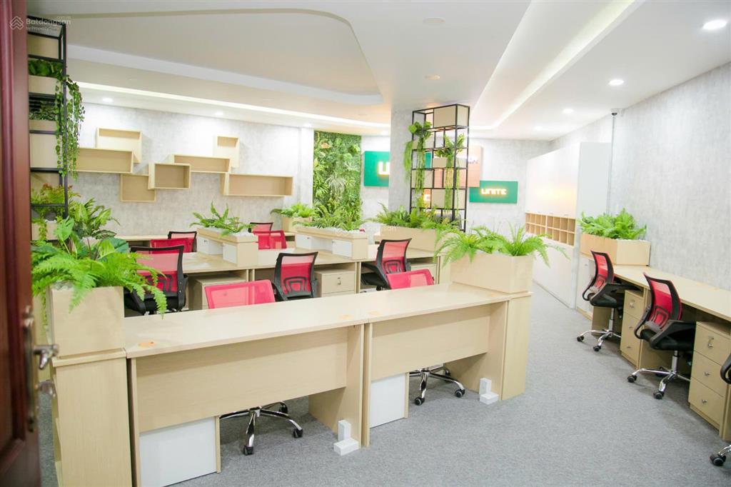 Bán lô góc mặt tiền đường lê lợi giao với huỳnh thúc kháng 1 trệt 3 lầu có thang máy giá 36 tỷ. gc