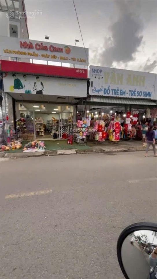 Bán nhà 1 trệt 2 lầu đối diện chợ vĩnh tân 300m2 full thổ cư pháp lý chuẩn, giá 15 tỷ