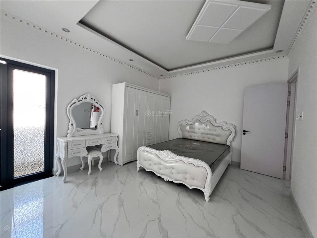 Cho thuê căn góc nhà phố thành phố mới bình dương 4 tầng 9 phòng ngủ có thang máy giá 55tr/tháng