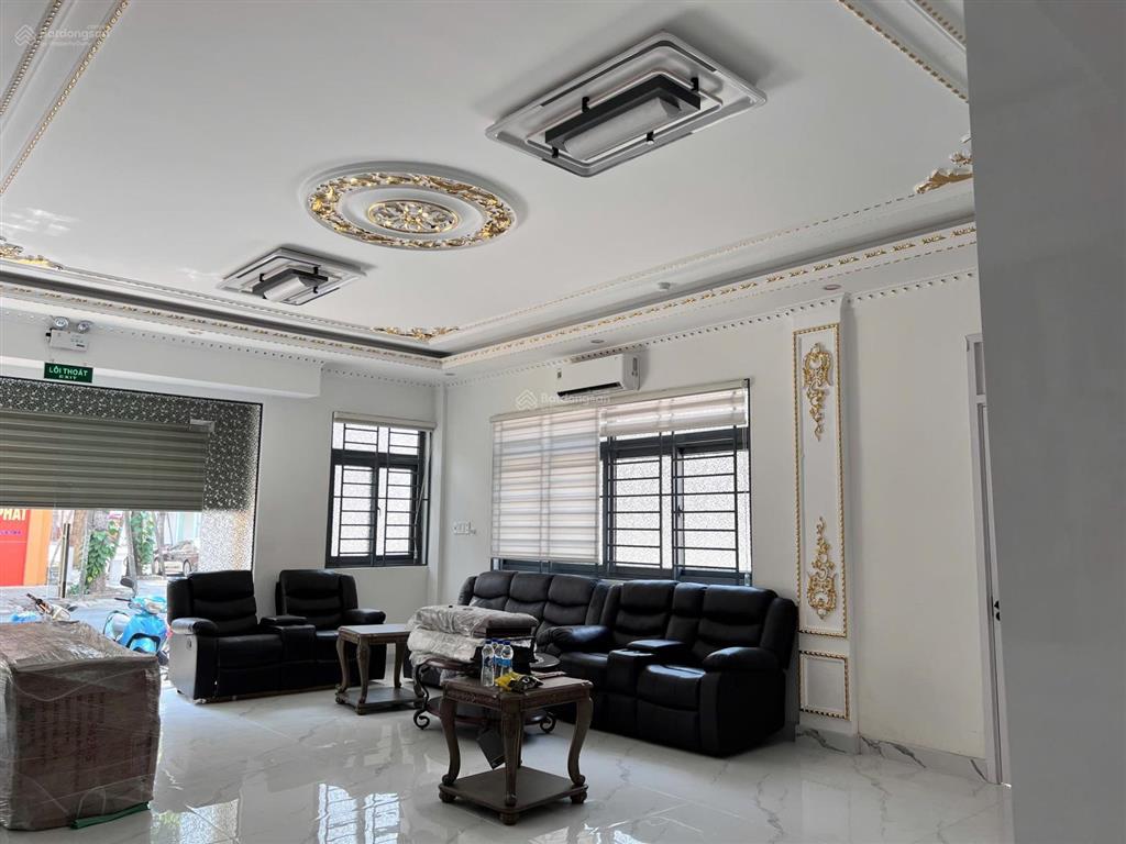 Cho thuê căn góc nhà phố thành phố mới bình dương 4 tầng 9 phòng ngủ có thang máy giá 55tr/tháng