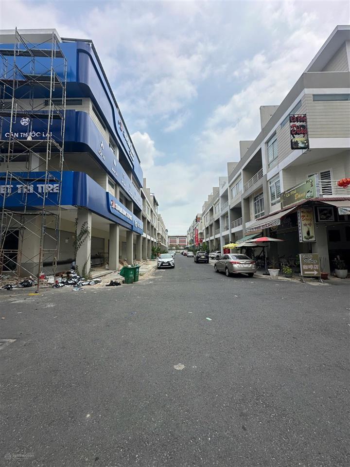 Bán shophouse tại đồng khởi, giá ưu đãi 7,2 tỷ, 107m2, 6pn, 6wc