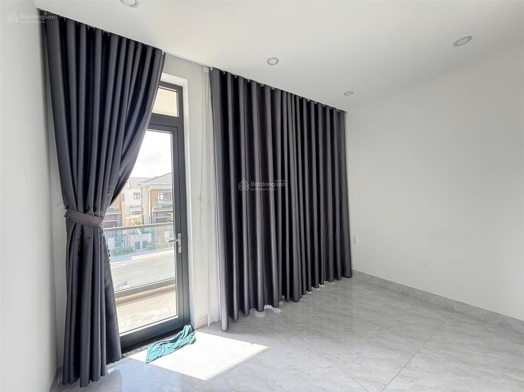 Cho thuê shophouse view đẹp tại phố thương mại uni complex, 25 triệu, 95m2