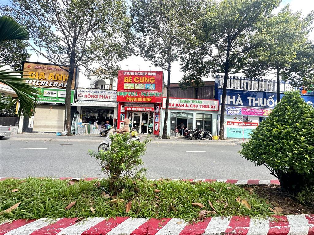 Bán nhà huỳnh văn lũy ngay ngã 4 giao lê hồng phong giá 9,5 tỷ, 111m2 đang cho thuê 15tr/tháng