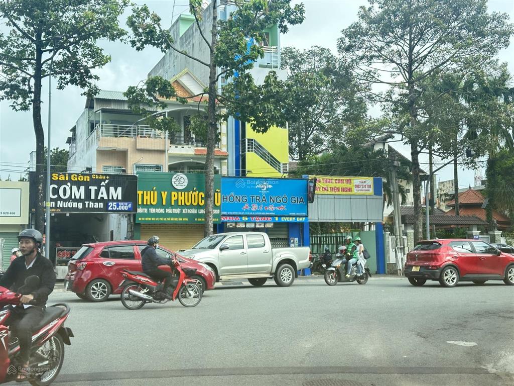 Bán nhà huỳnh văn lũy ngay ngã 4 giao lê hồng phong giá 9,5 tỷ, 111m2 đang cho thuê 15tr/tháng