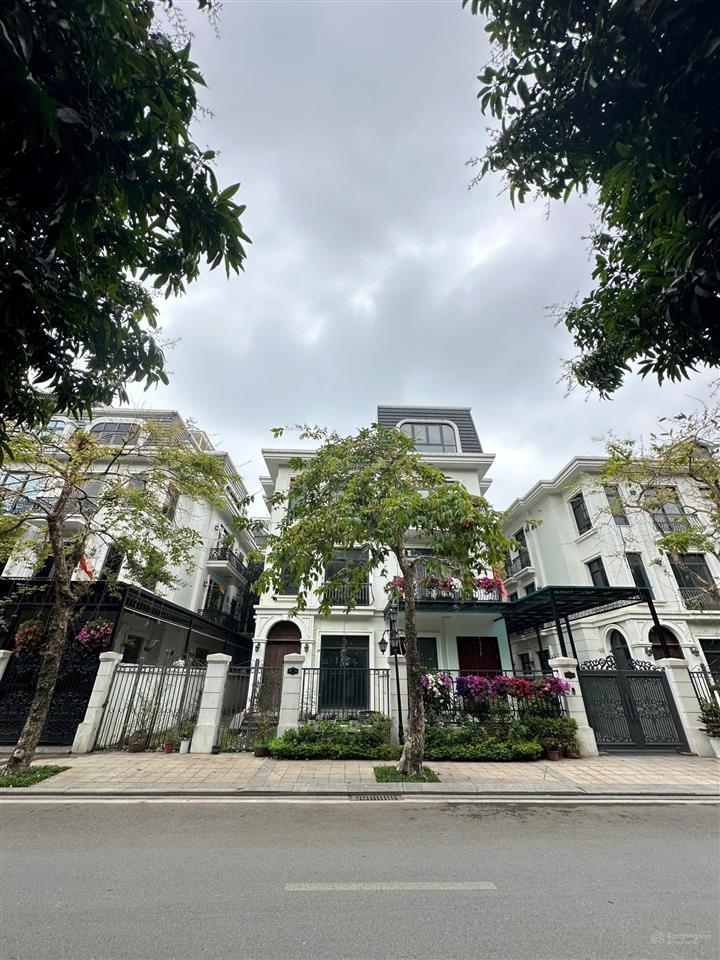 Cực hiếm, biệt thự green bay mễ trì, gần hồ điều hòa rộng 8ha, 150m2 4 tầng có hầm 105 tỷ