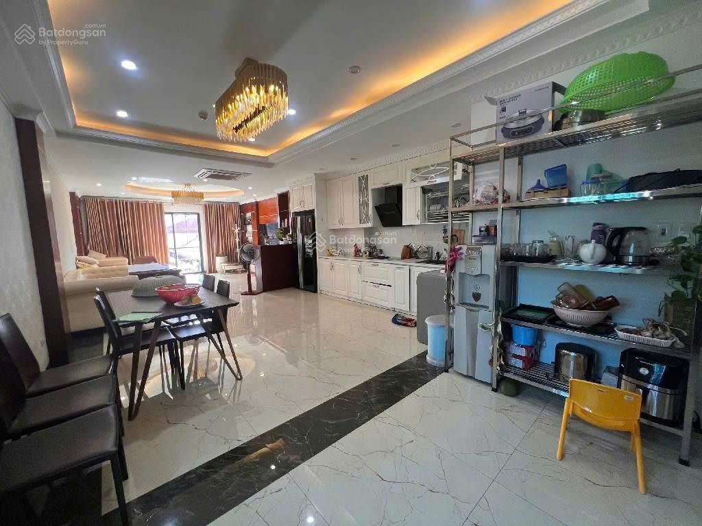 Tòa văn phòng đẹp nhất phố trung kính trong tầm giá  42 tỷ, 69m2 7 tầng mặt tiền đẹp