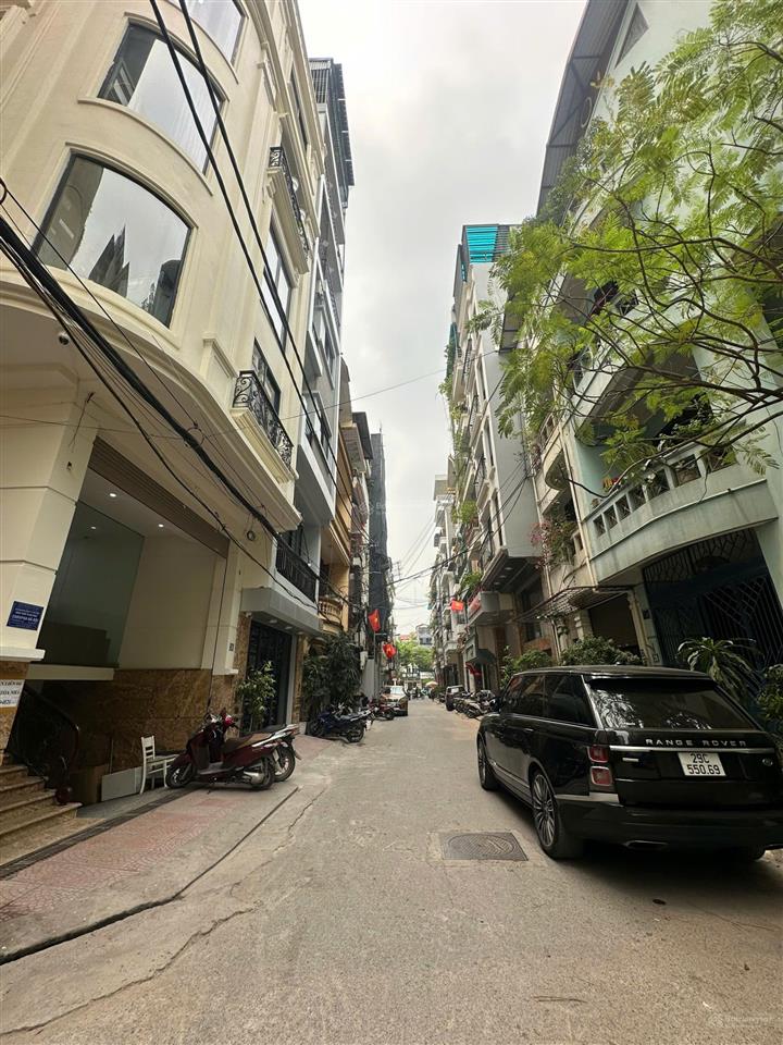 Tòa văn phòng đẹp nhất phố trung kính trong tầm giá  42 tỷ, 69m2 7 tầng mặt tiền đẹp